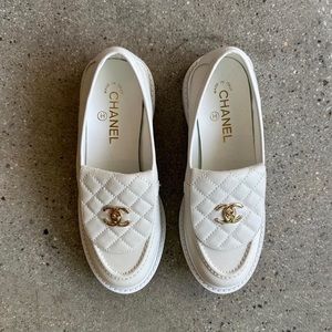 White Chanel leather loafers with hold hardware Chanel